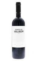 Lote 2213 - QUINTA DE VALBOM 2012 - garrafa de Vinho Tinto DOC Douro, Quinta de Valbom 2012, Produzido e Engarrafado por Monte do Trevo, Enoturismo, Albernôa, (750ml – 14%vol.). Nota: garrafa idêntica à venda por € 23,50. Este vinho, de vinhas velhas, foi