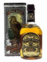 Lote 2270 - WHISKY CHIVAS REGAL 12 ANOS - Garrafa de Whisky, 12 Years Old, Blended Scotch Whisky, Chivas Brothers, Escócia (700ml - 40%vol). Nota: garrafa dos anos 1980s. Garrafa idêntica à venda por € 110. Em caixa de metal original da colecção Scottish 