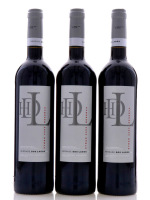 Lote 2352 - HERDADE DOS LAGOS RESERVA 2005 - 3 Garrafas de Vinho Tinto, Vinho Regional Alentejano, Syrah Reserva 2005, Herdade dos Lagos, Mértola, (750ml - 14,5%vol.)