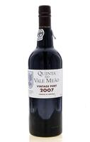 Lote 2439 - PORTO QUINTA DO VALE MEÃO VINTAGE 2007 - Garrafa de Vinho do Porto, Vintage 2007, F. Olazabal & Filhos, Vila Nova de foz Côa, (750ml - 19,5%vol.). Nota: garrafa idêntica à venda por € 53,30 (USD 60). Consultara valor indicativo em https://www.