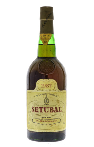 Lote 2724 - MOSCATEL JOSÉ MARIA DA FONSECA 1987 - Garrafa de Vinho Generoso Moscatel, Setúbal, Azeitão, (750ml - 18%vol). Nota: garrafa idêntica à venda por € 75. Rótulo danificado com a data realçada a tinta. Consultar valor indicativo em http://www.vinh