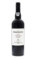 Lote 2751 - PORTO GRAHAM'S VINTAGE 2007 - Garrafa de Vinho do Porto, Vintage 2007, Engarrafado em 2009, Symington Family Estates, (750ml - 20%vol.). Nota: garrafa idêntica à venda por € 99. Consultar valor indicativo em https://www.garrafeirasoares.pt/pt/