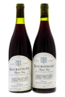 Lote 2777 - BOURGOGNE 1993 - 2 Garrafas de Vinho Tinto Francês, "Grand Vin de Bourgogne", Pinot Noir 1993, Appellation Bourgogne Contrôlée, Domaine Rossignol-Cornu et Fils, França, (750ml - 13%vol.). Nota: sem as cápsulas de protecção das rolhas