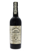 Lote 2796 - PORTO BURMESTER VINTAGE 1970 - Garrafa de Vinho do Porto, Extra Selected, Retinto-Adamado, Engarrafado em Janeiro 1973, J. W. Burmester & Cª (750ml). Nota: garrafa idêntica à venda por € 350. Consultar valor indicativo em https://www.garrafeir