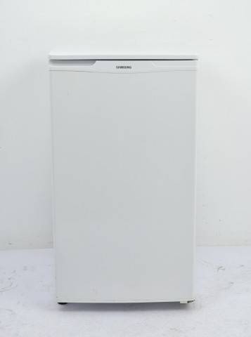 Lote 1242 - Frigorifico da marca Samsung, modelo SRG-118, capacidade de 88Lt, com 83x45x48cm, Nota: em aparente bom estado não testado, com sinais de uso