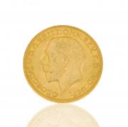 Lote 5491 - LIBRA EM OURO 22 KT - Toque 916,7. Georgivs V de 1913. Cunhagem de Londres. Peso: 8 g. Libra idêntica à venda por € 370,10. Nota: sem classificação atribuída, cabe ao licitante atribuir a classificação que entender correcta. Consultar valor indicativo em https://www.bullionbypost.eu/gold-sovereign-specific-year/george-v-1911-1932/1913-gold-sovereign-king-george-v-london/