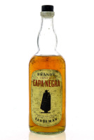 Lote 2012 - BRANDY O HOMEM DA CAPA NEGRA - Garrafa de Brandy, O Homem da capa Negra, Sandeman & Cª, (1000ml - 40%vol.). Nota: garrafa similar (de 750ml) à venda por € 350. Consultar valor indicativo em https://www.lusawines.com/vinhos/445