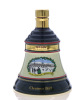 Lote 2014 - WHISKY BELL'S CHRISTMAS 1989 - Garrafa Decanter de Whisky, Old Scotch Whisky, (750ml - 43%vol.). Nota: garrafa semelhante à venda por € 166,66 (£ 149). Em caixa de cartão original. Consultar valor Indicativo em http://www.whiskybyedzell.com/be - 2