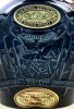 Lote 2025 - ROYAL SALUTE 21 ANOS - Garrafa de Whisky, Blended, Blue Spode Decanter, Chivas Brothers Ltd, (750ml - 40%vol). Nota: garrafa idêntica à venda por € 524,46 (£ 450). Com bolsa de protecção e caixa de cartão original. Consultar valor indicativo e - 4