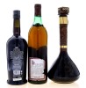 Lote 2033 - GARRAFAS DIVERSAS - Conjunto de 3 garrafas composto por uma garrafa de Moscatel, Bodegas Campeny, Barcelona, (1000ml - 15,8%vol.), uma garrafa de Vermute, Moot, Meio Seco, Madeira, Portugal, (750ml - 14,5%vol) e uma garrafa de Vermute, Adega C - 2