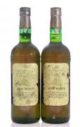 Lote 2136 - PORTO CÁLEM FINE WHITE - 2 garrafas de vinho do Porto, Fine White, A. A. Cálem & Filho, Porto, (750ml - 20%vol.)