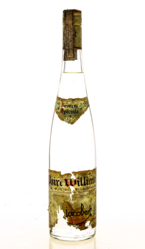 Lote 2150 - AGUARDENTE POIRE WILLIAM - Garrafa de Aguardente de Pera, Eau de Vie, Réserve Spéciale, Jacobert, Colmar, França, (700ml - 45%vol.). Nota: rótulo danificado