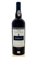 Lote 2163 - PORTO SMITH WOODHOUSE VINTAGE 2003 - Garrafa de Vinho do Porto, Vintage 2003, engarrafado em 2005, Symington Family Estates, (750ml - 20%vol.) Nota: garrafa idêntica à venda por € 44,95. Consultar valor indicativo em https://www.garrafeiraesta