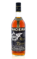 Lote 2203 - BRANDY MACIEIRA - Garrafa de Royal Brandy, 5 Estrelas, Macieira & Cª, Lisboa, (1000ml - 40%vol.). Nota: garrafa idêntica à venda por € 40. Consultar valor indicativo em https://www.hatudo.pt/alimentacao-bebidas-brandy-royal-old-brandy-macieira