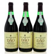 Lote 2204 - SÃO DOMINGOS DÂO COLHEITA 1987 - 3 Garrafas de Vinho Tinto, Dão-Região Demarcada, Caves do Solar São Domingos, Anadia, (750ml - 12,3%vol). Nota: vinho de Qualidade produzido pelo processo tradicional de curtimenta completa castas Touriga Nacional, Alfrocheiro Preto, Tinta Roriz e Jaen com estágio em barricas de Carvalho francês.