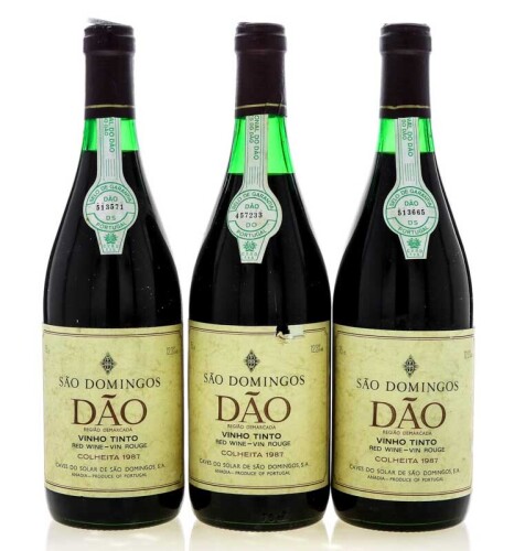 Lote 2204 - SÃO DOMINGOS DÂO COLHEITA 1987 - 3 Garrafas de Vinho Tinto, Dão-Região Demarcada, Caves do Solar São Domingos, Anadia, (750ml - 12,3%vol). Nota: vinho de Qualidade produzido pelo processo tradicional de curtimenta completa castas Touriga Nacio