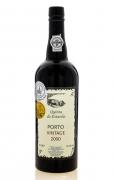 Lote 2220 - PORTO QUINTA DO ESTANHO VINTAGE 2000 - Garrafa de Vinho do Porto, Vintage 2000, Jaime Acácio Queiroz Cardoso, Cheires, Alijó, (750ml - 19,5%vol.). Nota: garrafa idêntica à venda por € 93,95. Consultar valor indicativo em https://www.napoleao.eu/cc/port-wine/quinta-estanho-2000-vintage-port-wine-750ml.html