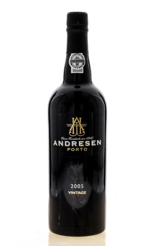 Lote 2252 - PORTO ANDRESEN VINTAGE 2005 - Garrafa de Vinho do Porto, Vintage 2005, engarrafado em 2007, J.H. Andresen, Vila Nova de Gaia, (750ml - 20%vol.) Nota: garrafa idêntica à venda por € 60,37 (DKK 399). Consultar valor indicativo em https://www.and