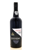 Lote 2256 - PORTO QUEVEDO VINTAGE 2005 - Garrafa de Vinho do Porto, Vintage 2005, Engarrafado em 2007, Vinhos Óscar Quevedo, São João da Pesqueira, (750ml - 19,5%vol.). Nota: garrafa idêntica à venda por € 81,35. Consultar valor indicativo em https://www.