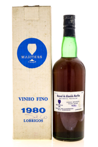 Lote 2267 - PORTO MARTHAS 1980 - Garrafa de Vinho do Porto Branco, Garrafeira Particular 1980, Manuel de Almeida Martha, Quinta das Almoínhas, Lobrigos, (750ml - 20%vol.). Nota: em caixa de cartão original