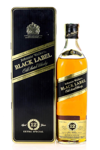 Lote 2273 - WHISKY JOHNNIE WALKER BLACK LABEL 12 ANOS - Garrafa de Whisky, Extra Special, Old Scotch, Aged 12 Years, John Walker and Sons, Escócia, (700ml). Nota: em caixa de metal original