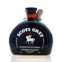 Lote 2280 - WHISKY SCOTS GREY 12 ANOS - Garrafa Decanter cerâmica de Whisky, Aged 12 Years, De Luxe Blended Scotch, Grey Rogers & Cº, Escócia, (750ml - 43%vol.). Nota: garrafa de 15 anos à venda por € 245. Consultar valor indicativo em https://www.manuelt