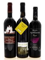 Lote 2295 - GARRAFAS DE VINHO TINTO - Conjunto de 3 garrafas de Vinho Tinto composto por uma garrafa de Quinta dos Aciprestes, Douro DOC 2005, Real Companhia Velha, (750ml - 14%vol.), um a garrafa de Capela Sta Margarida, Évora Doc Alentejo 1999, (750ml -