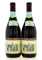 Lote 2364 - PORTA DOS CAVALEIROS 1990 - 2 Garrafas de Vinho Tinto, DOC Dão, Porta dos Cavaleiros 1990, das castas Touriga Nacional, Tinta Roriz e Alfrocheiro, Caves São João, (750ml - 12,5%vol.).