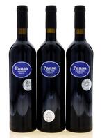 Lote 2400 - PAUSA LETRA 2009 RESERVA - 3 Garrafas de Vinho Tinto Regional Alentejano, Pausa Letra 2009 Reserva, das Castas Touriga Nacional, Syrah e Petit Verdot, Herdade da Margalha, Gavião, (750ml - 14%vol.). Nota: este vinho intenso, elegante, denso e 