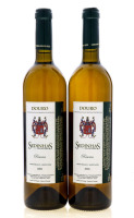 Lote 2456 - DOURO CASA DAS TORRES SEDINHAS RESERVA 2006 – 2 Garrafas de Vinho Tinto, das castas Malvasia Fina, Rabigato e Gouveio. Casa das Torres - Mesão Frio. (750ml – 13%vol.). É um vinho de grande complexidade, elegante, bons aromas a frutos e excele