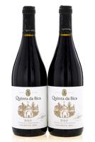 Lote 2648 - QUINTA DA BICA 2010 - 2 Garrafas de Vinho Tinto DOC Dão, Quinta da Bica Colheita 2010, das Castas Touriga Nacional, Alfrocheiro, Tinta Roriz e Jaen com estágio de 12 meses em Carvalho Francês, Enólogo Paulo Nunes, (750ml - 14%vol.).