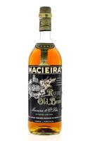 Lote 2650 - BRANDY MACIEIRA - Garrafa de Royal Brandy, 5 Estrelas, Macieira & Cª, Lisboa, (1000ml - 40%vol.). Nota: garrafa idêntica à venda por € 40. Rótulo ligeiramente danificado. Consultar valor indicativo em https://www.hatudo.pt/alimentacao-bebidas-