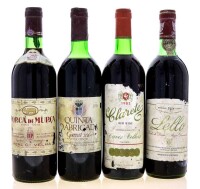 Lote 2727 - GARRAFAS DE VINHO TINTO - Conjunto de 4 garrafas de Vinho Tinto sendo 1 garrafa de Lello, Reserva 1984, (750ml - 11,5%vol.), 1 garrafa de Porca de Murça, (750ml - 12%vol.), 1 garrafa de Caves Velhas Clarete 1982, (750ml - 12%vol.) e 1 garrafa 