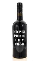 Lote 2735 - PORTO KOPKE LBV 2000 - Garrafa de Vinho do Porto, LBV 2000, Engarrafado em 2006, C.N. Kopke & Cª, Vila Nova de Gaia, (750ml - 20%vol.). Nota: garrafa idêntica à venda por € 39,50. Consultar valor indicativo em https://www.garrafeiranacional.co