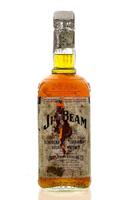 Lote 2738 - BOURBON JIM BEAM - Garrafa de Bourbon, Kentucky Straight Bourbon Whiskey, James Beam Distilling CO, Kentucky, USA, (750ml - 40%vol.). Nota: garrafa antiga. Garrafa similar foi vendida por € 44,42 (£ 39). Rótulo danificado. Consultar valor indi