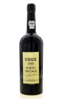 Lote 2769 - PORTO CRUZ VINTAGE 1989 - Garrafa de Vinho do Porto, Cruz, Vintage 1989, engarrafado em 1992, Gran Cruz Porto, (750ml - 19,5%vol). Nota: garrafa idêntica à venda por €111,75 (£ 99). Consultar valor indicativo em http://www.vintageportshop.co.u