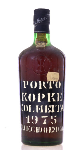 Lote 2782 - PORTO KOPKE 1975 - Garrafa e de Vinho do Porto, Colheita de 1975, Envelhecido em Casco, Engarrafado em 1985, C.N. Kopke & Cª, Vila Nova de Gaia, (750ml - 20%vol.). Nota: garrafa idêntica à venda por € 135. Consultar valor indicativo em https:/