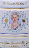 Lote 2783 - WHISKY BELL´S QUEEN MOTHER 90th BIRTHDAY - Garrafa de Whisky Decanter, Bells, Comemorativa do Aniversário Queen Mother 90th Birthday, 4th August 1990, (750ml - 43%vol.). Nota: garrafa idêntica à venda por € 123 (£ 110). Consultar valor indicat - 4