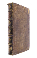 Lote 4 - DE JURE LUSITANO, TOMUS PRIMUS IN TRES TRACTATUS DIVISUS I - DE GRAVAMINIBUS II - DE SECURITATIBUS III - DE INQUISITIONIBUS, LIVRO DO SÉC. XVIII - Mateus Homem Leytaõ, 1745, Conimbricae. Encadernação francesa em inteira de pele da época. Nota: lo