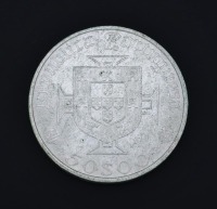 Lote 14 - PORTUGAL, MOEDA DE 50 ESCUDOS COMEMORATIVA EM PRATA, ANO 1969 - Alusiva a Vasco da Gama. Peso indicativo: 18 g. Dim: 3,4 cm (diâmetro). Muito bom estado de conservação. Nunca foi usada. Nota: Sem classificação atribuída, cabe ao licitante atribu