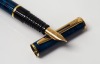 Lote 39 - WATERMAN, CANETA DE APARO - Corpo e tampa em decoração marmoreada de tonalidade azul turquesa com aparo, clip e acabamentos banhados a ouro, aparo tamanho F. Made in France. Ótimo estado de conservação. Nota: Proveniente de loja de colecionismo/ - 4