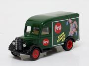 Lote 45 - MINIATURA, AUTOMÓVEL ANTIGO BEDFORD 30 CWT VAN DE 1950 - Com publicidade "Persil" do fabricante Lledo. Made in England, colecção Days Gone. Dim: 8,6 cm. Nota: como Novo, em caixa com sinais de armazenamento