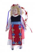 Lote 37 - MINIATURA BONECA DE PORCELANA - Bulgária, boneca em porcelana de colecção vestida com roupas representativas dos trajes regionais do seu pais. Dim: 22 cm (aprox.). Nota: apresenta sinais de uso