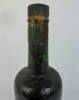 Lote 833 - Lote de 1 garrafa de Vinho do Porto Constantino´s, colheita de 1910 (ano da implantação da República). Vinho muito raro e de grande qualidade, com um valor estimado de venda nos sites de vinhos entre os 1000€ e os 1500€. - 4