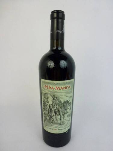 Lote 956 - Lote de garrafa de vinho tinto Pêra Manca 2005, Évora, Alentejo NOTA: garrafa com P.V.P. em garrafeira de 240€. Consultar www.garrafeiranacional.com.