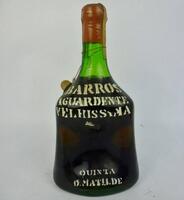 Lote 958 - Lote de Garrafa de Aguardente Velhissima - Barros, da Quinta D. Matilde, garrafa de litro engarrafada em 1987, para coleccionador.