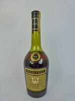 Lote 1233 - Lote de 1 garrafa de COGNAC,MARTELL, J&F. MARTELL VS. Para coleccionador.