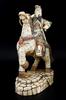 Lote 5003 - GENERAL GUAN YU CHINÊS EM OSSO, SÉC. XIX - Trabalho em osso esculpido. Decoração policromada com grafitados e relevos representando guerreiro com espada longa e cavalo de guerra. Adquirido em antiquário na década de 80. Dim. 51x38x16 cm. Nota: - 2