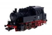 Lote 5 - MARKLIN, LOCOMOTIVA - Modelo miniatura à escala H0 (1:87), Refª 33041, Locomotiva BR 80 DB, Made in Germany, em metal preto e veremelho. Modelo similar foi vendido por € 102. Dim: 12 cm de comprimento. Nota: sem uso, em caixa de origem, com instruções. Consultar valor indicativo em https://subastas.catawiki.es/kavels/20432599-m-rklin-h0-33041-locomotora-t-nder-br80-con-transmisi-n-lenta-db