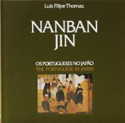 Lote 15 - LIVRO DE SELOS dos CTT - NANBAN JIN - Edição do Clube de Colecionadores, de 1993,numerada, 0009852, do autor Luís Filipe Thomas, com o título: "Os Portugueses no Japão". Contém selos do Japão e Macau, comemorativos dos 450 anos da chegada dos portugueses ao Japão. Dim: 24x25 cm. Capa dura. Livro muito bem estimado. Livro igual è venda no OLX por €25,00: https://www.olx.pt/anuncio/filatelia-livro-temtico-dos-ctt-nanban-jin-os-portugueses-no-japo-IDARtR8.html